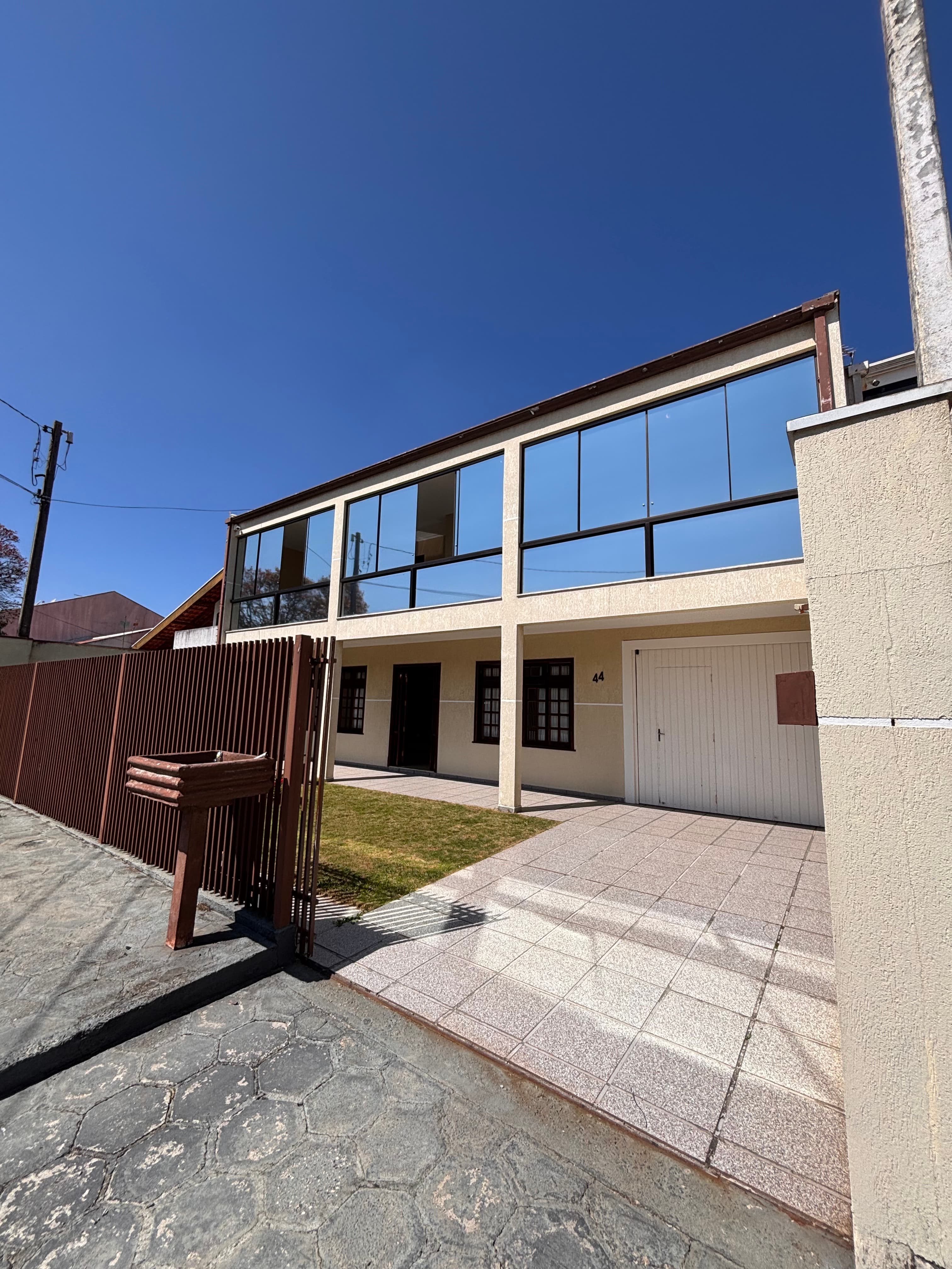Sobrado no Xaxim com piscina e área gourmet - Foto 2