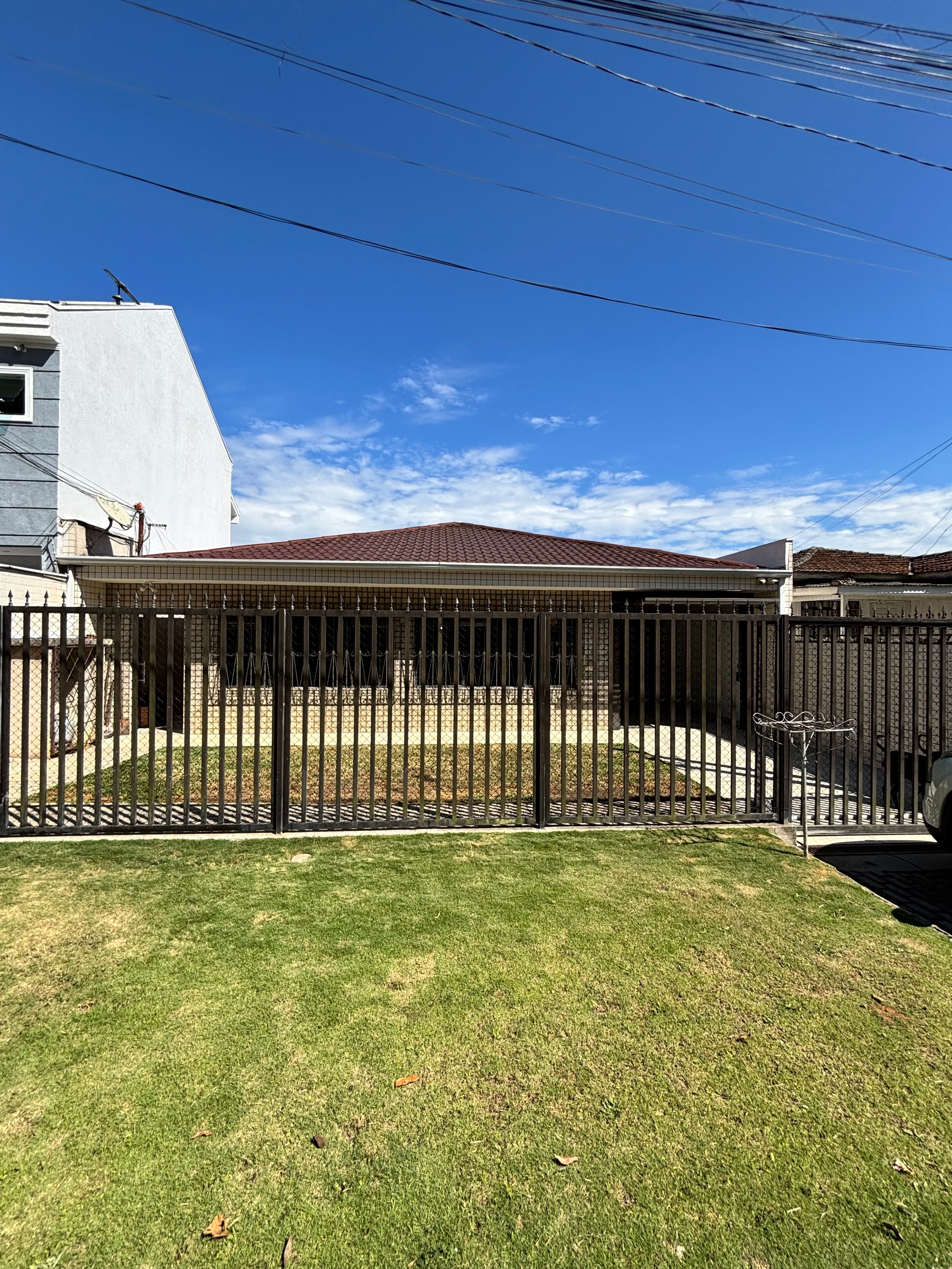 Casa com piscina no Pinheirinho - Foto 2