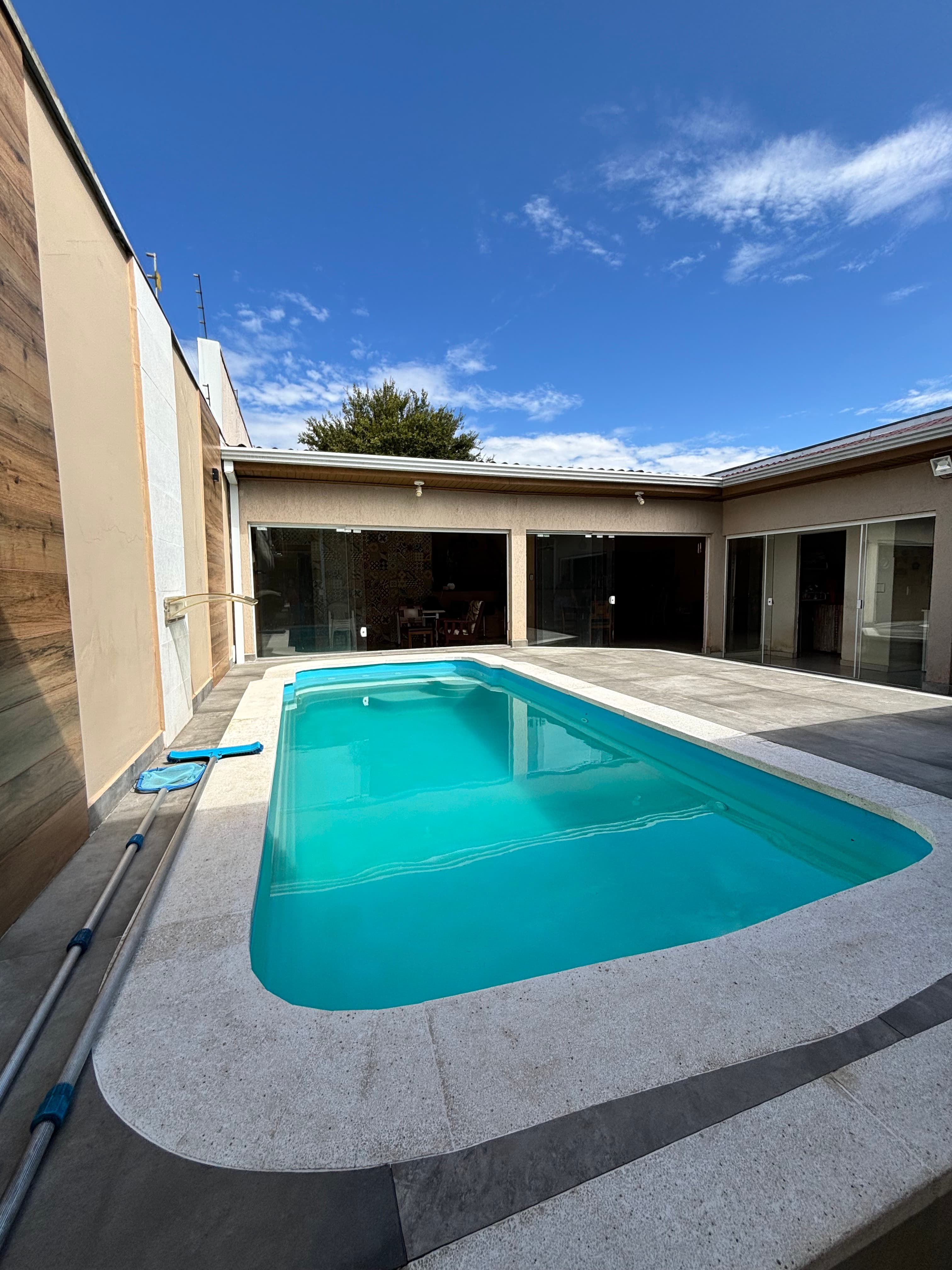 Casa com piscina no Pinheirinho - Foto 3